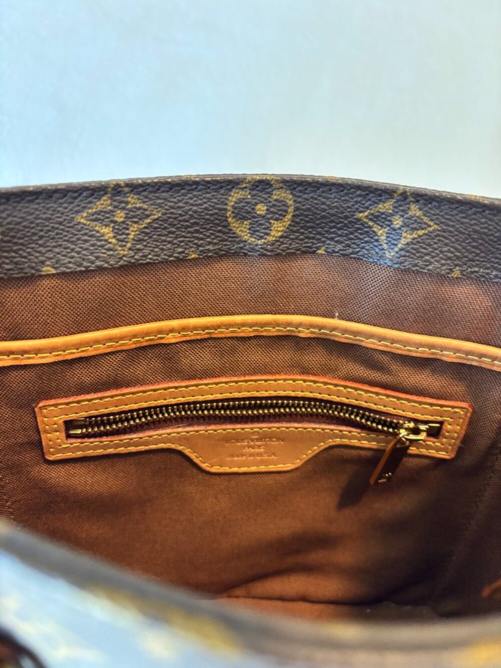 Louis Vuitton Small Tote Handbag - Picture 6 of 7